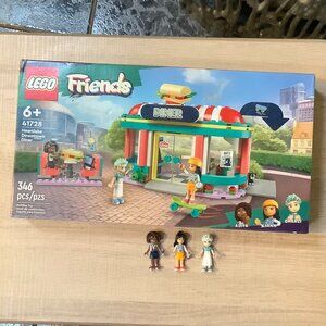 Lego Friends Heartlake Downtown Diner 41728  Liann Charli and Aliya mini dolls